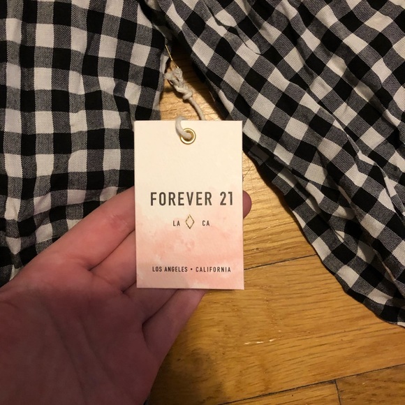 Forever 21 black and white off the shoulder top - Picture 4 of 7